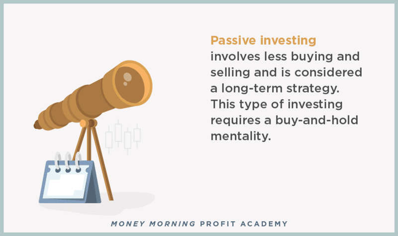 Active Investing vs Passive Investing - What's the Difference?