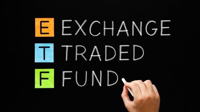 What Is an ETF (Exchange Traded Fund)?