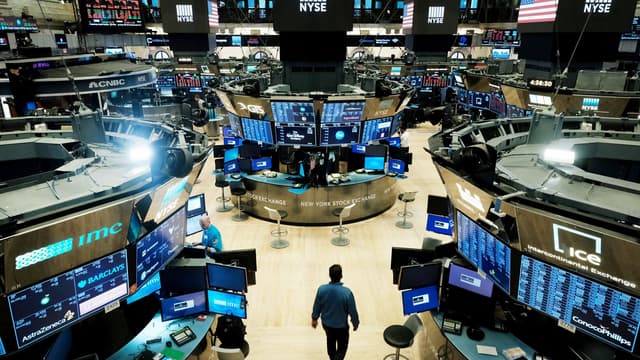 How Does the Stock Market Work and What Are the Risks?